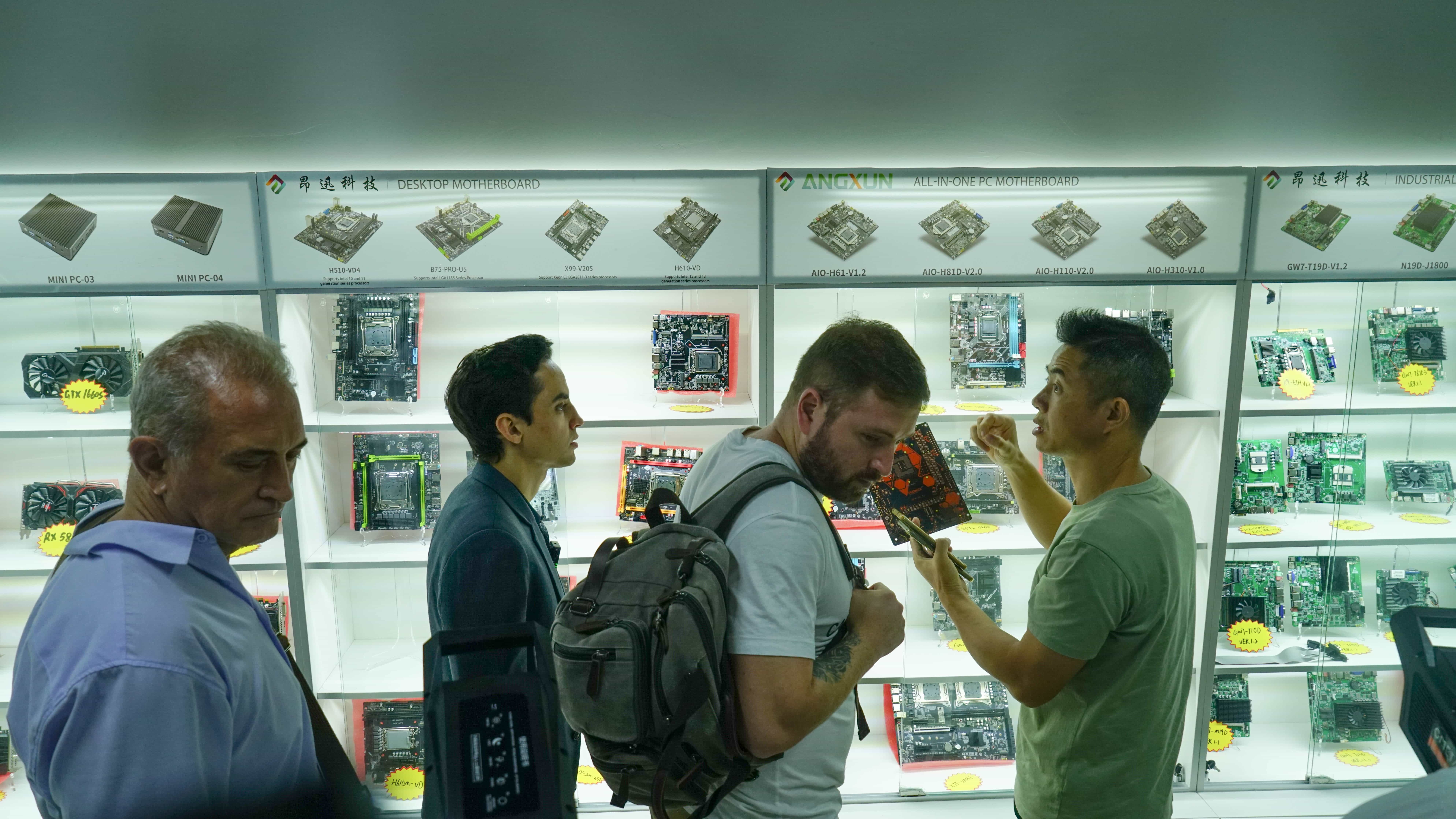 1763980518219637.jpg brazilian-client-visit-angxun-technology-manufacturing-rd (6).jpg