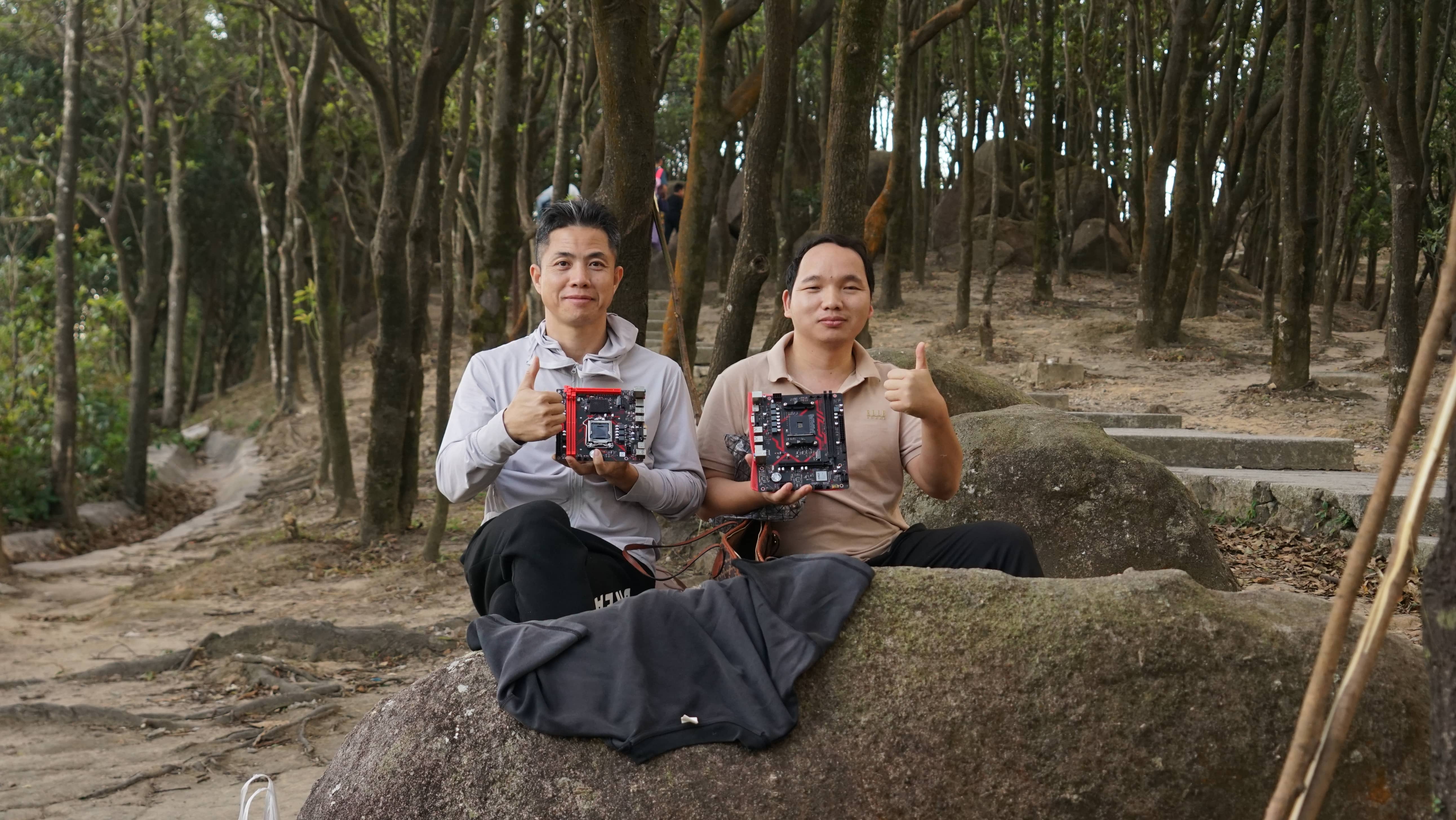 1764063814458790.jpg angxun-team-building-hiking-corporate-culture (1).JPG